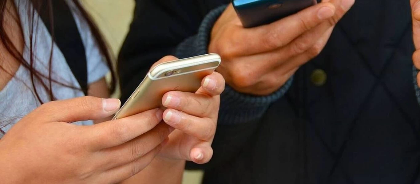 Η κυβέρνηση ζήτησε να «παρεμβαίνει» στα κινητά μας! - Ειρωνεύτηκε τους εστιάτορες ο Α.Γεωργιάδης